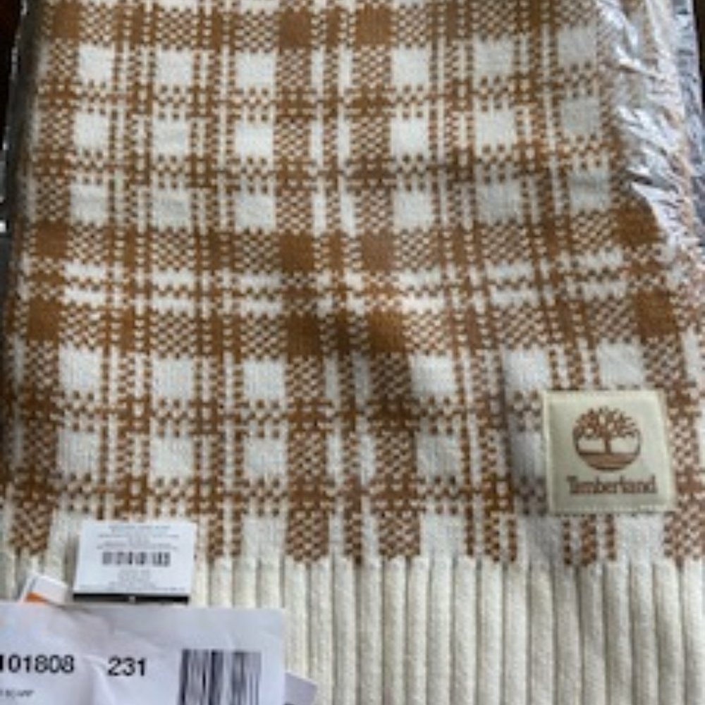 Timberland scarf in brown buffalo plaid.